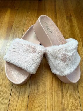 Faux Fur Platform Slide Sandals - Blush Pink